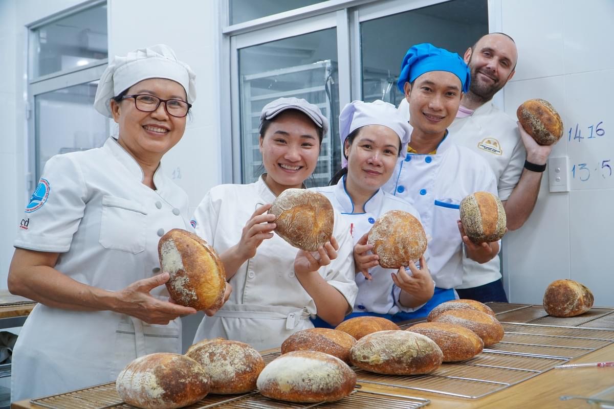 THÔNG TIN TUYỂN SINH QUẢN LÝ VÀ KINH DOANH NHÀ HÀNG & DỊCH VỤ ĂN UỐNG